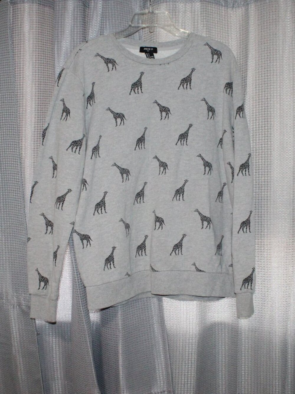 Forever 21 Men's Giraffe Print Crew Neck Sweater Grey Size Large